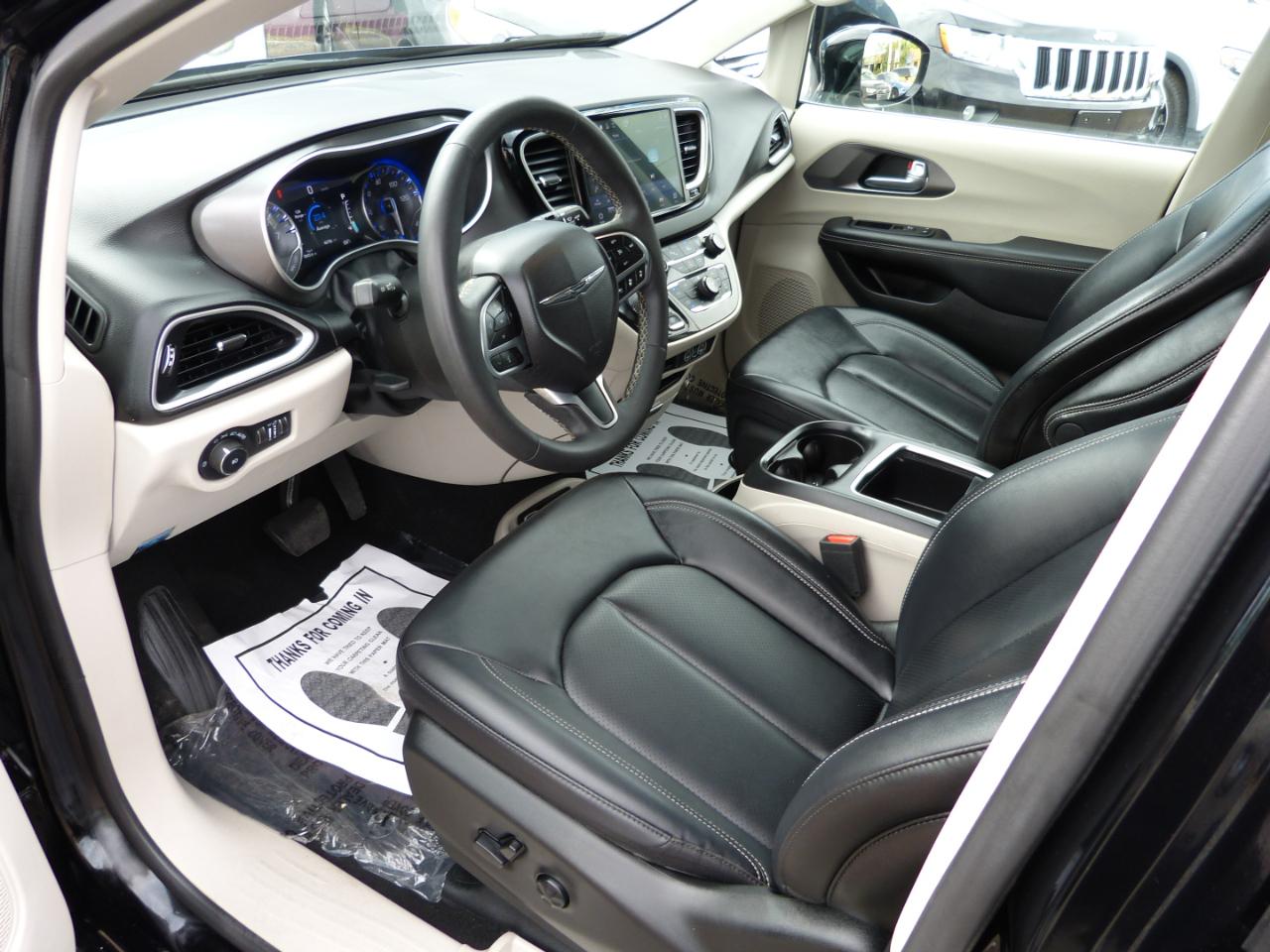 Chrysler Pacifica Touring L 2024