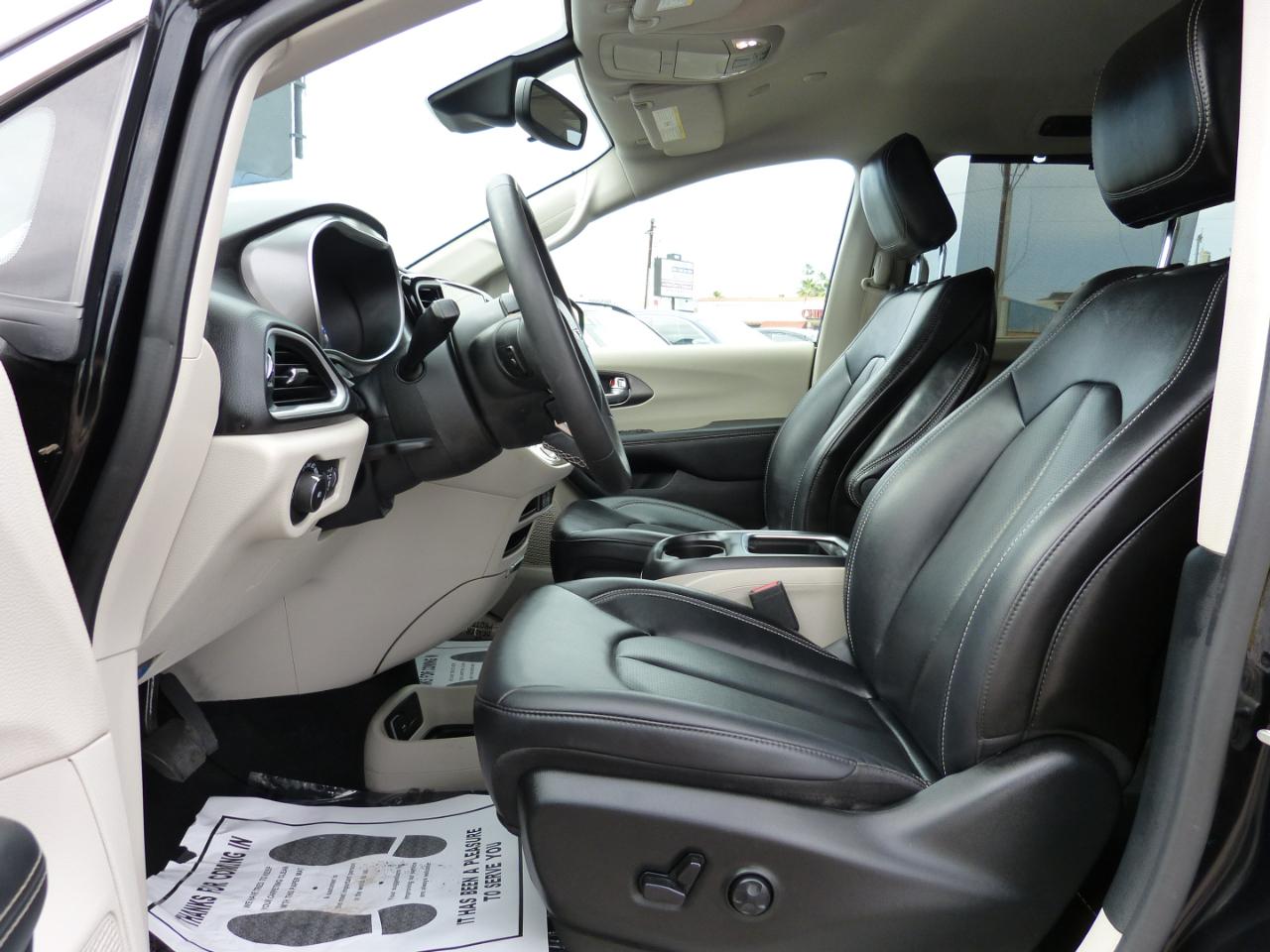 Chrysler Pacifica Touring L 2024