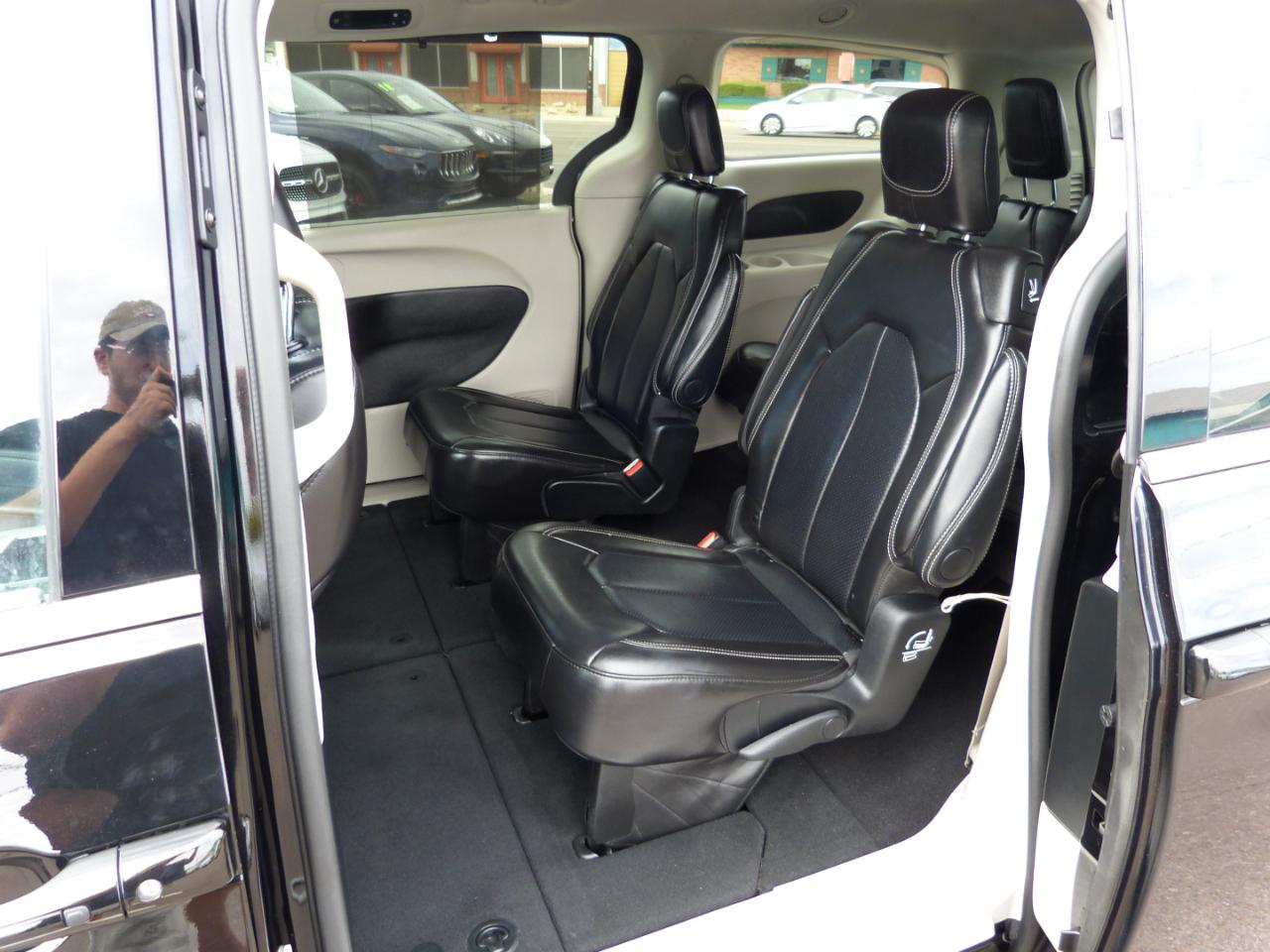 Chrysler Pacifica Touring L 2024