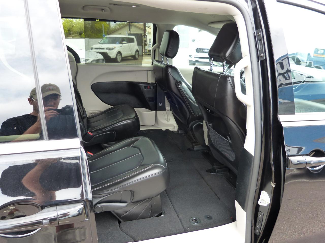 Chrysler Pacifica Touring L 2024