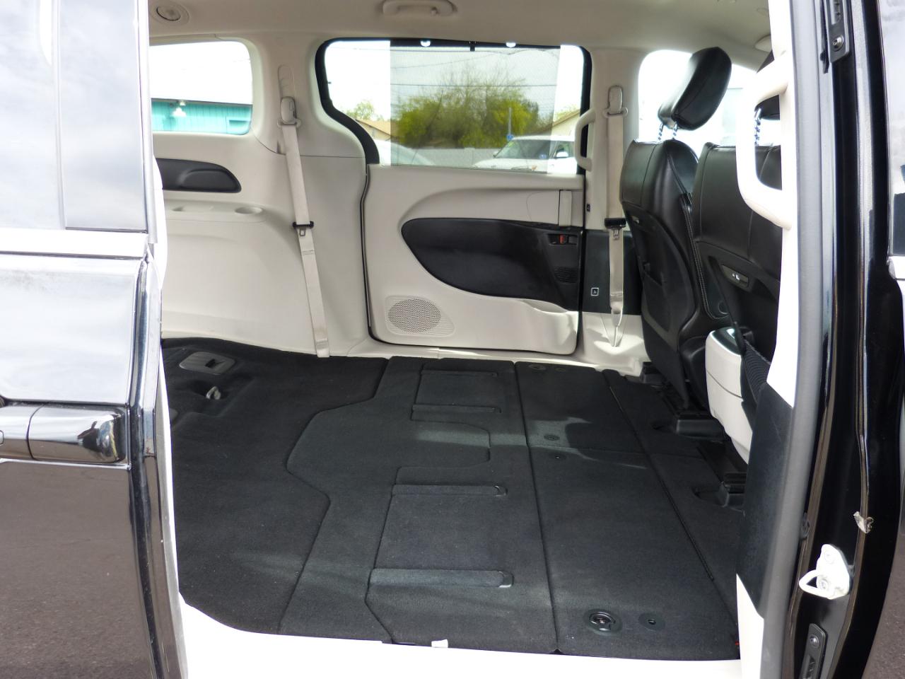 Chrysler Pacifica Touring L 2024