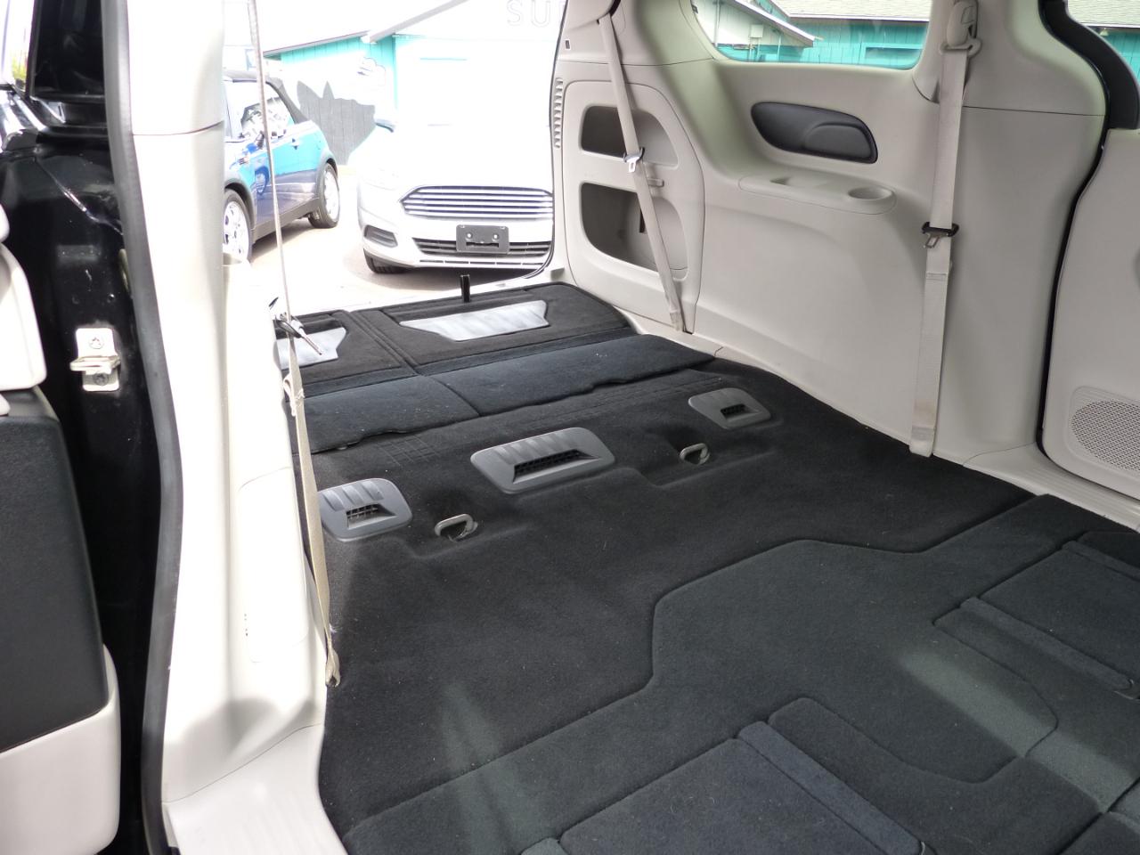 Chrysler Pacifica Touring L 2024