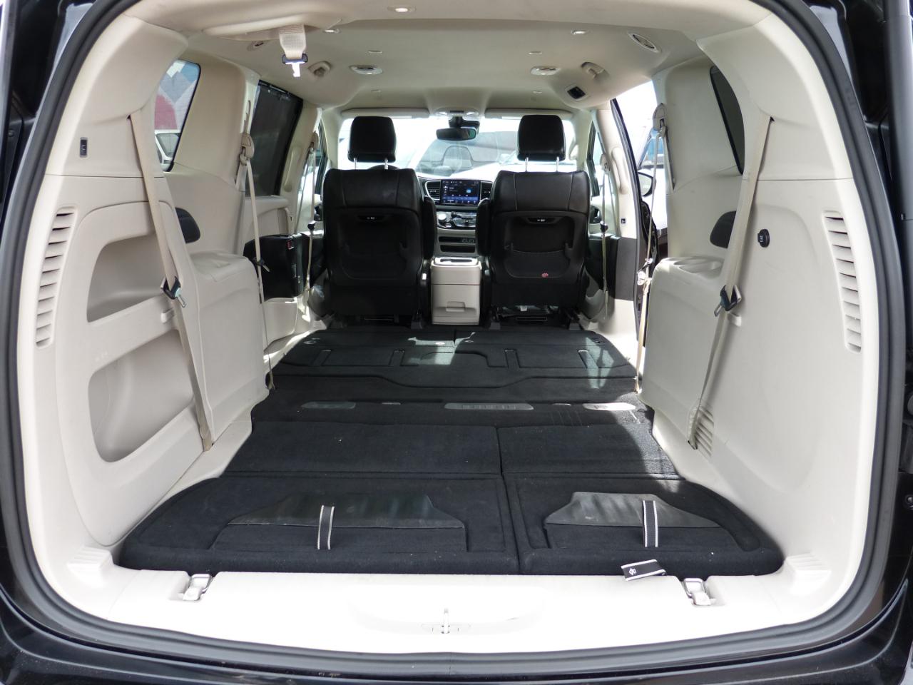 Chrysler Pacifica Touring L 2024