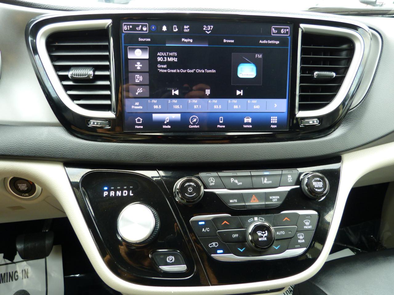 Chrysler Pacifica Touring L 2024