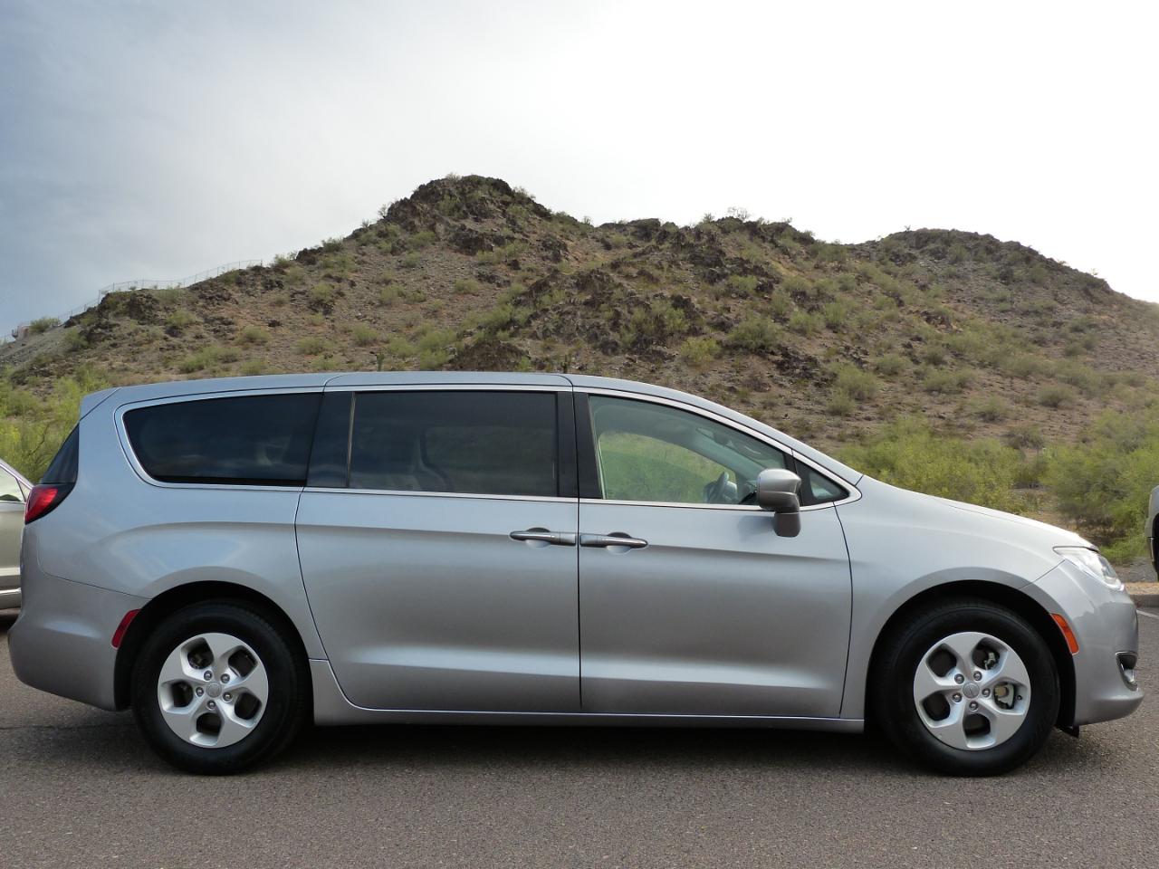 Chrysler Pacifica Hybrid Touring Plus 2018
