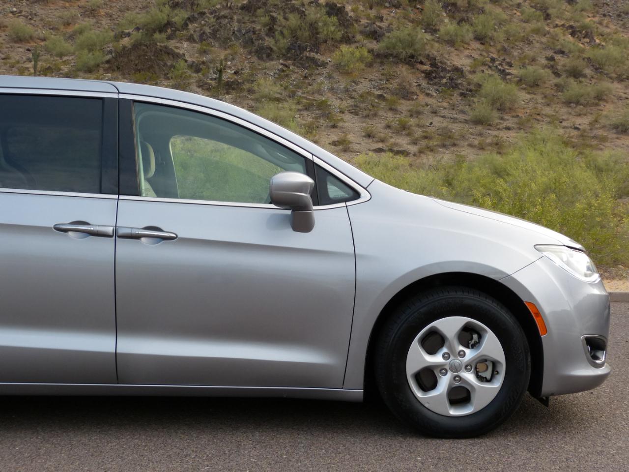 Chrysler Pacifica Hybrid Touring Plus 2018