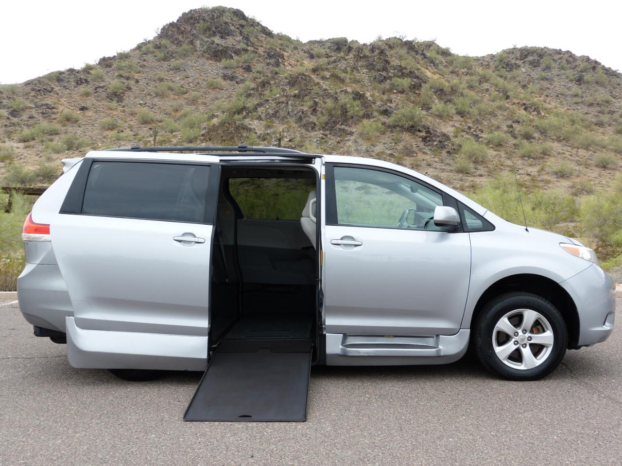 Toyota Sienna  2012