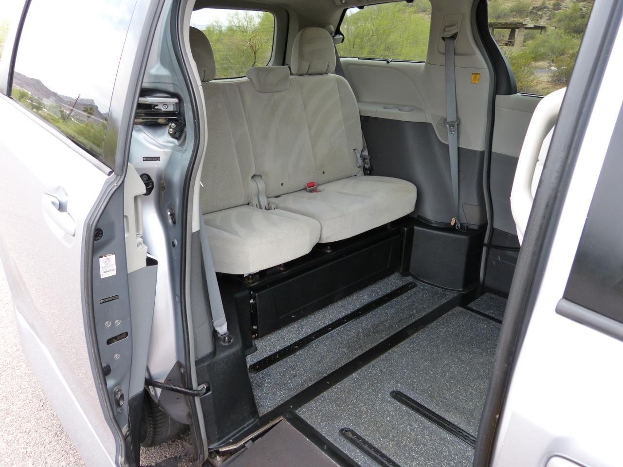 Toyota Sienna  2012