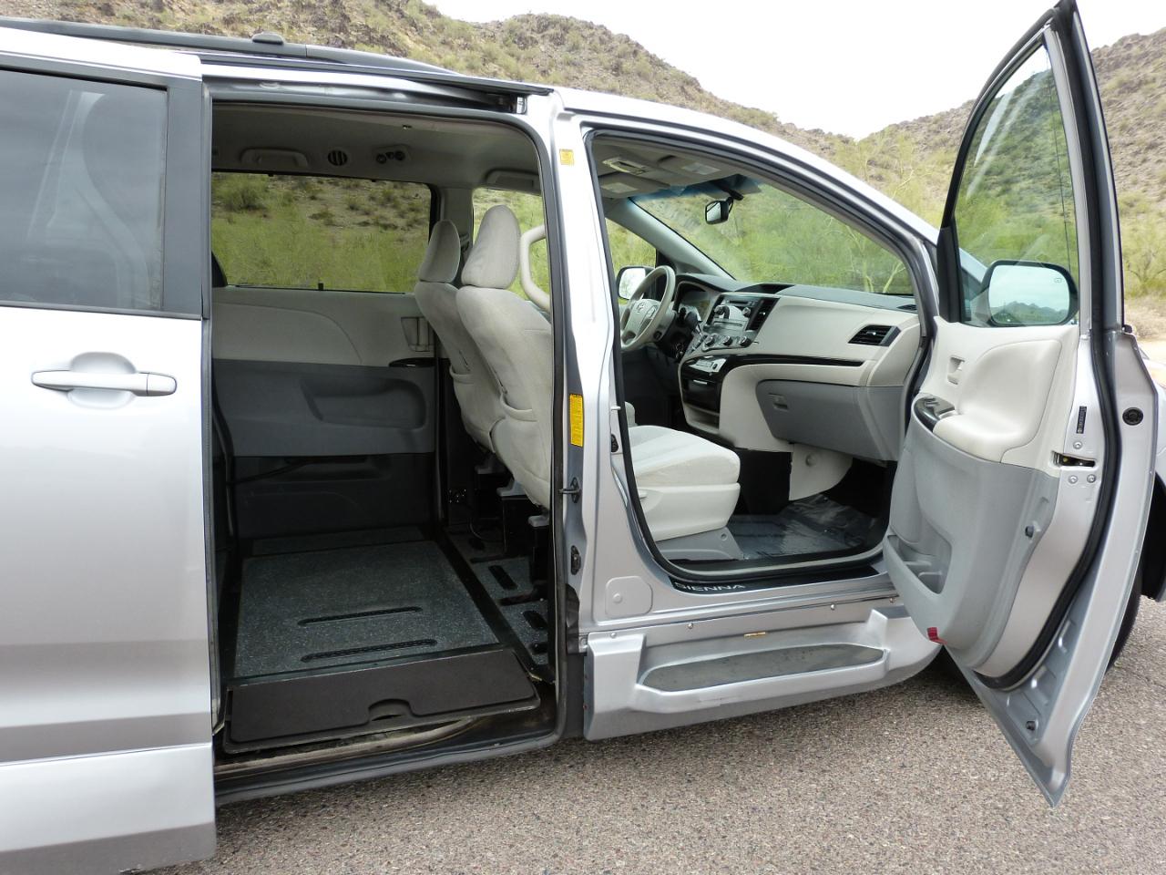 Toyota Sienna  2012