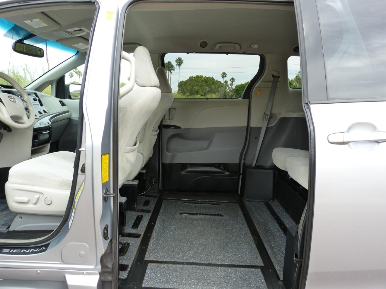 Toyota Sienna  2012