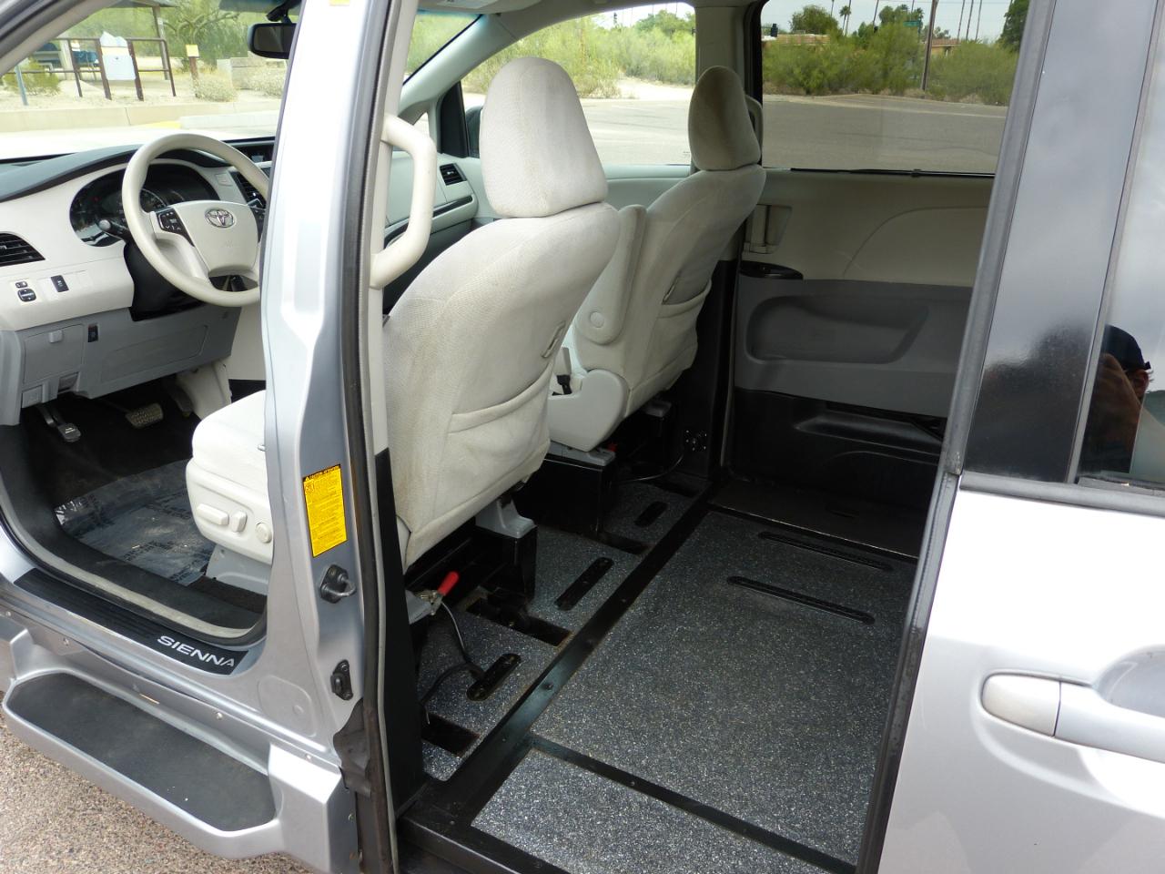 Toyota Sienna  2012
