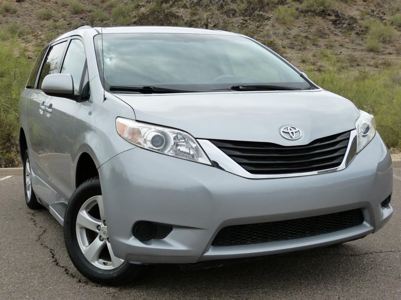 Toyota Sienna  2012