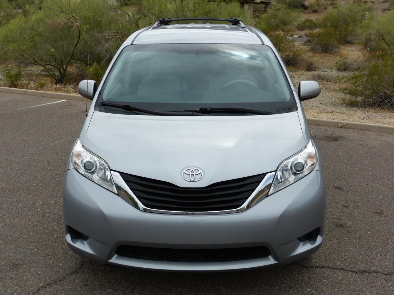 Toyota Sienna  2012