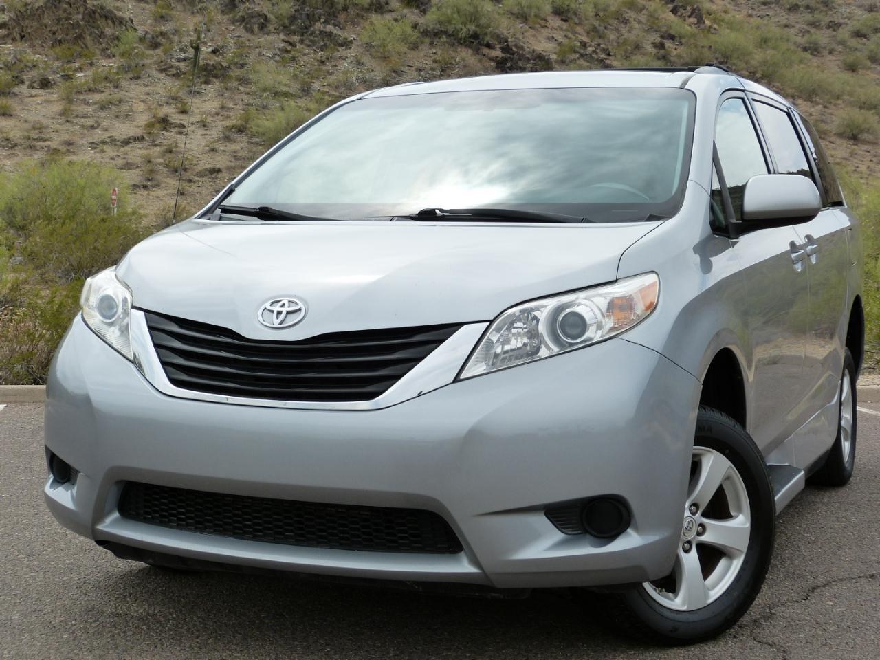 Toyota Sienna  2012