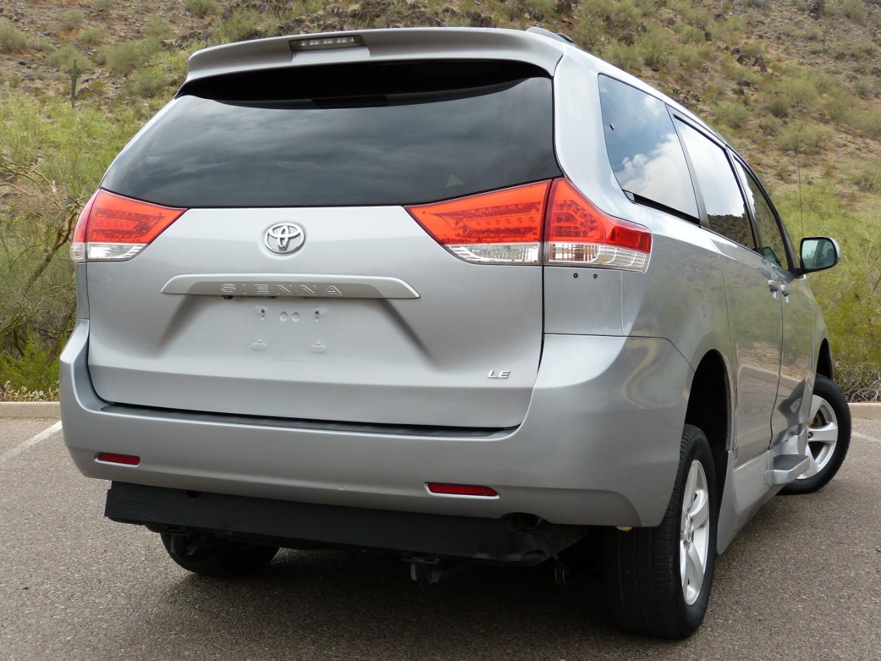 Toyota Sienna  2012