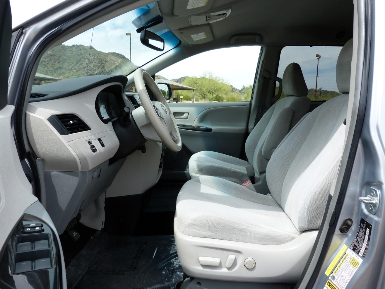 Toyota Sienna  2012