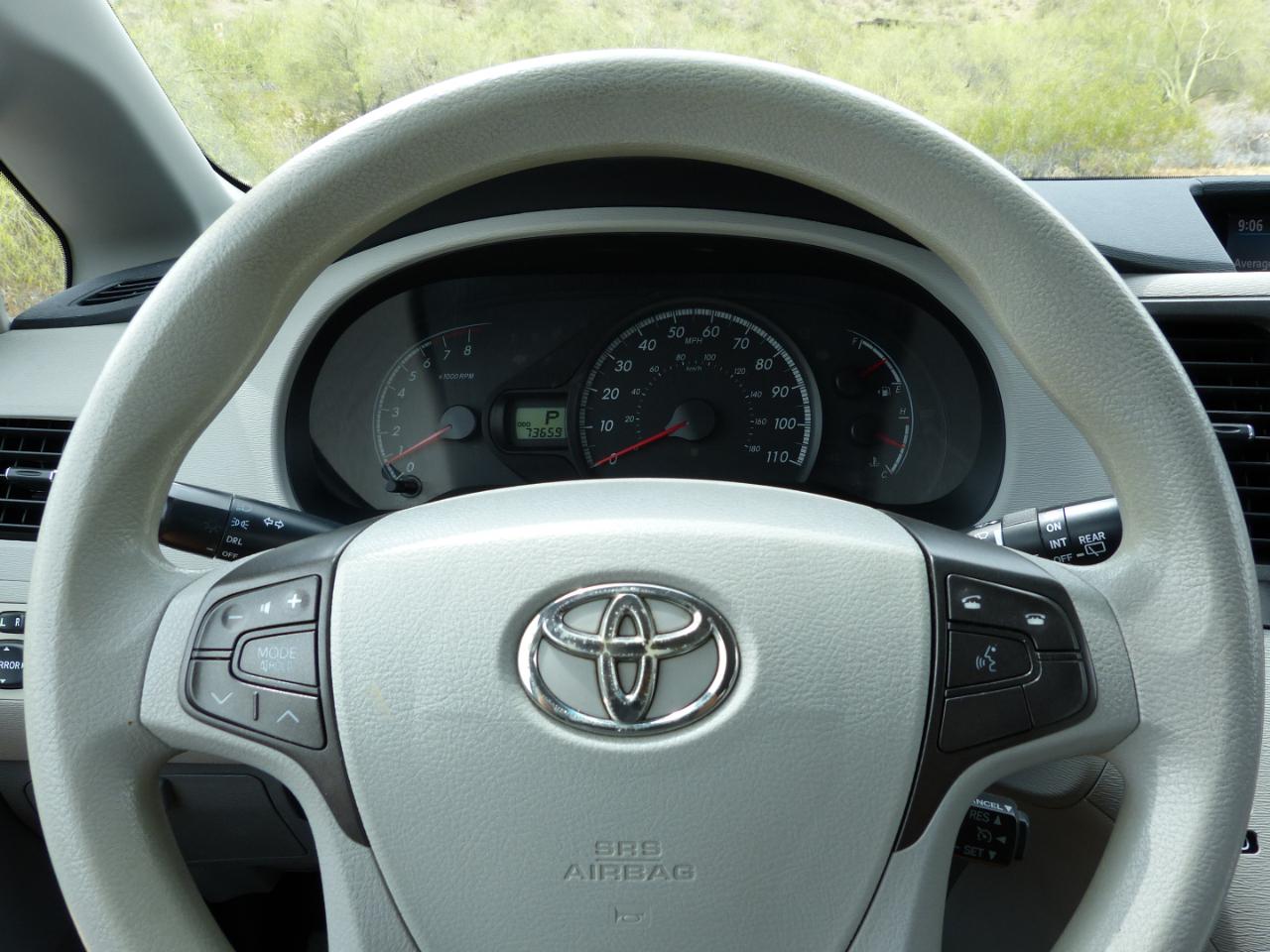 Toyota Sienna  2012