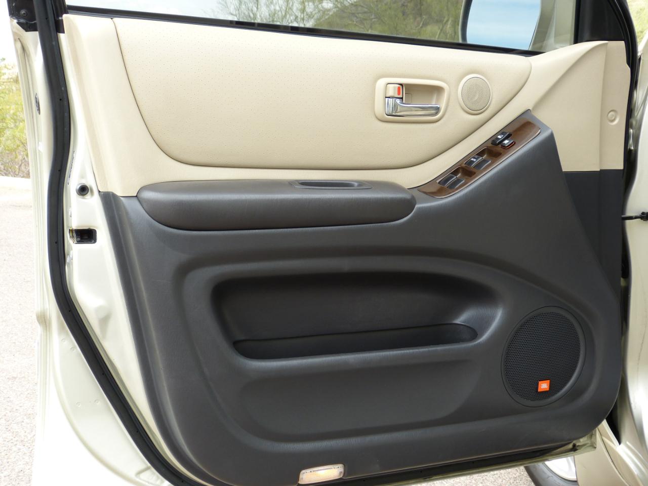 Toyota Highlander V6 2WD 2003