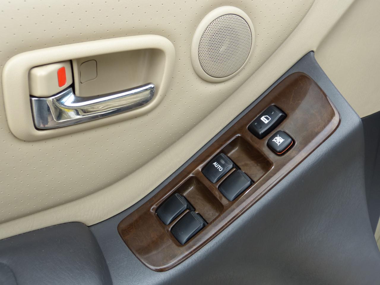 Toyota Highlander V6 2WD 2003