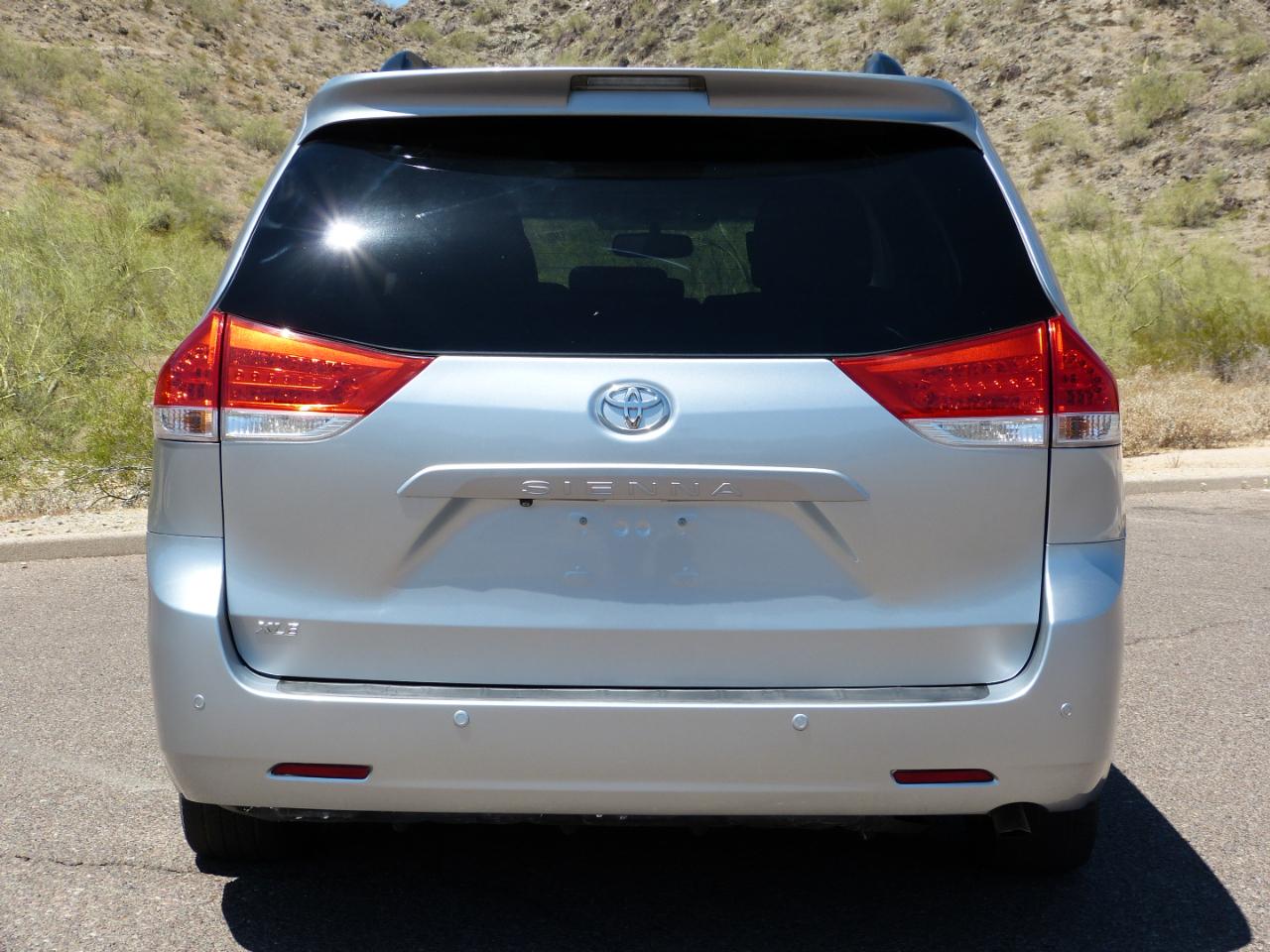 Toyota Sienna Limited 7-Pass V6 2011