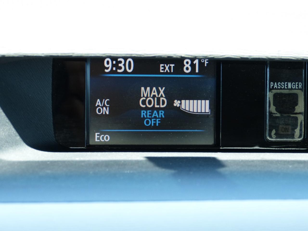 Toyota Sienna Limited 7-Pass V6 2011