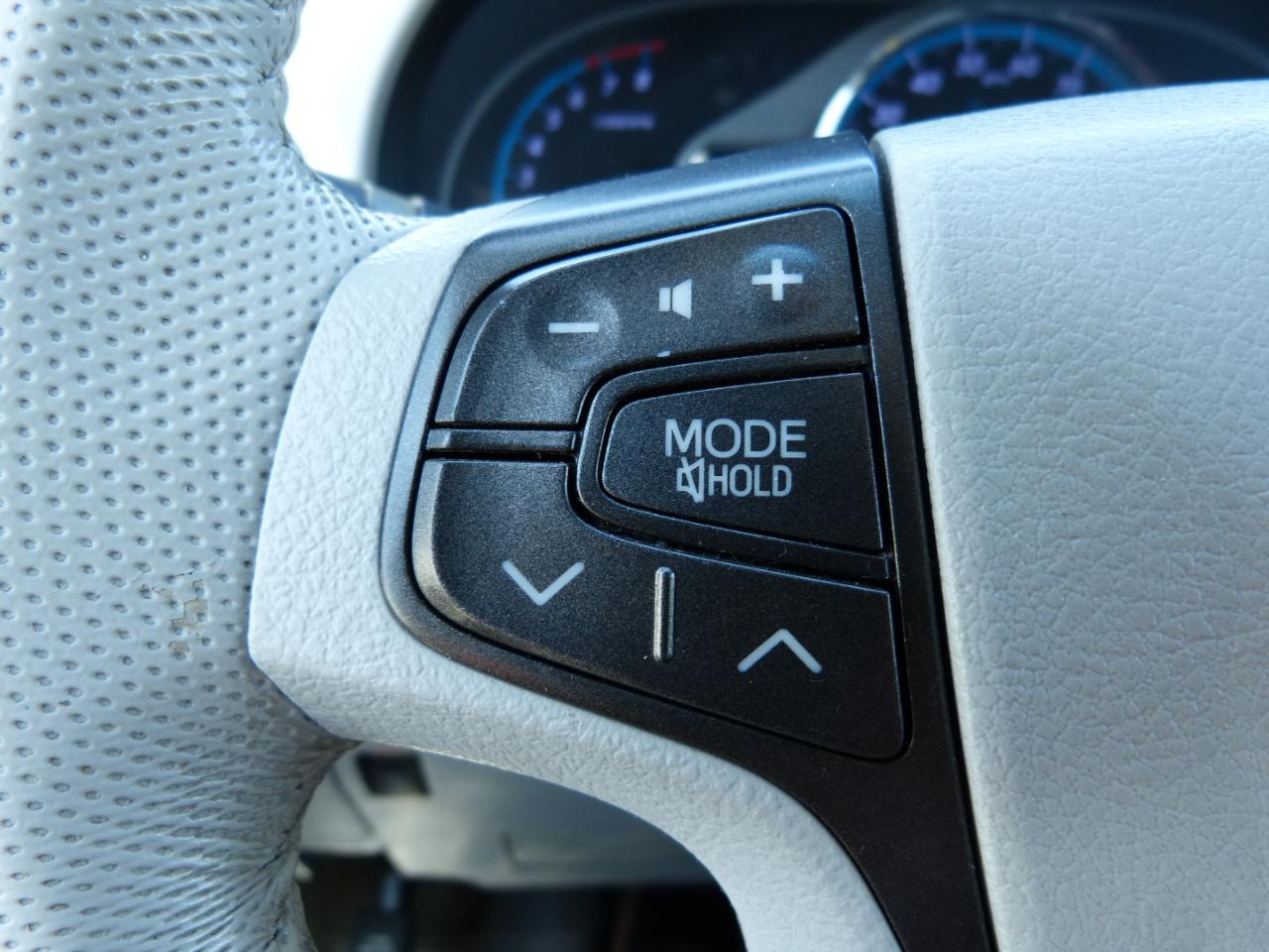 Toyota Sienna Limited 7-Pass V6 2011