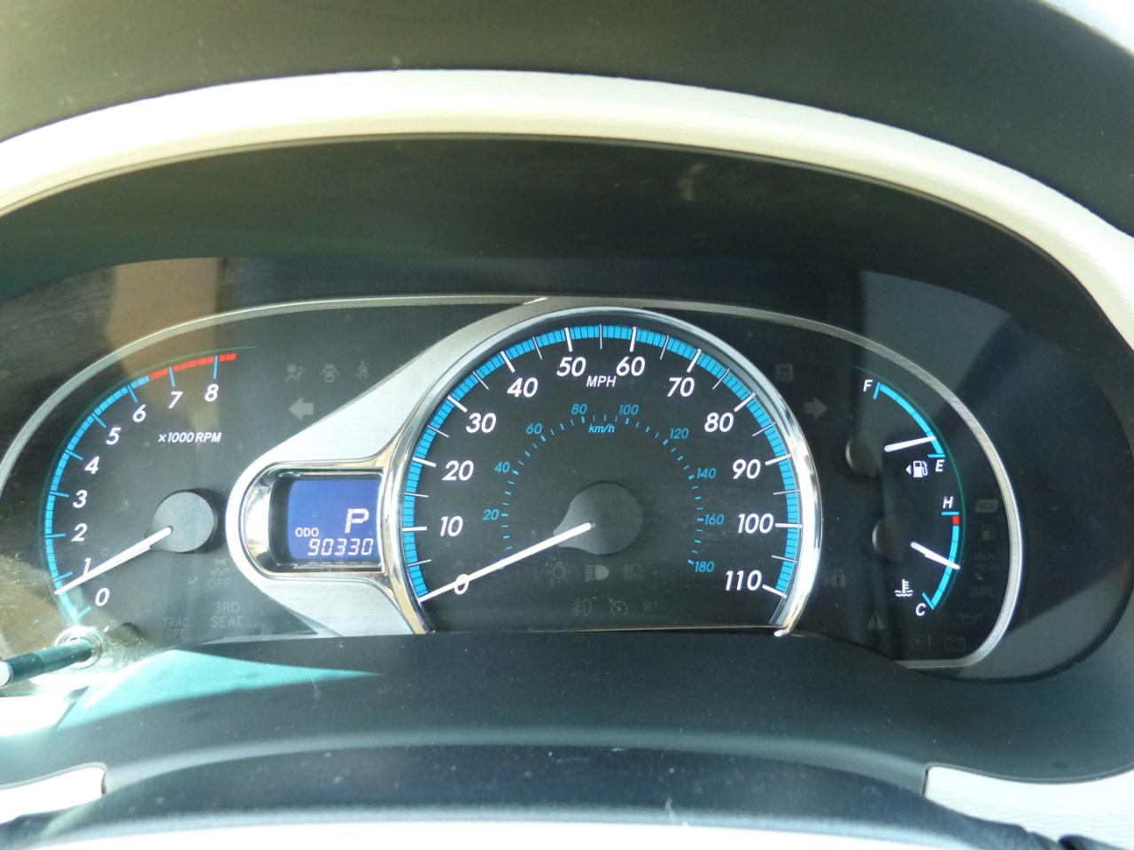 Toyota Sienna Limited 7-Pass V6 2011