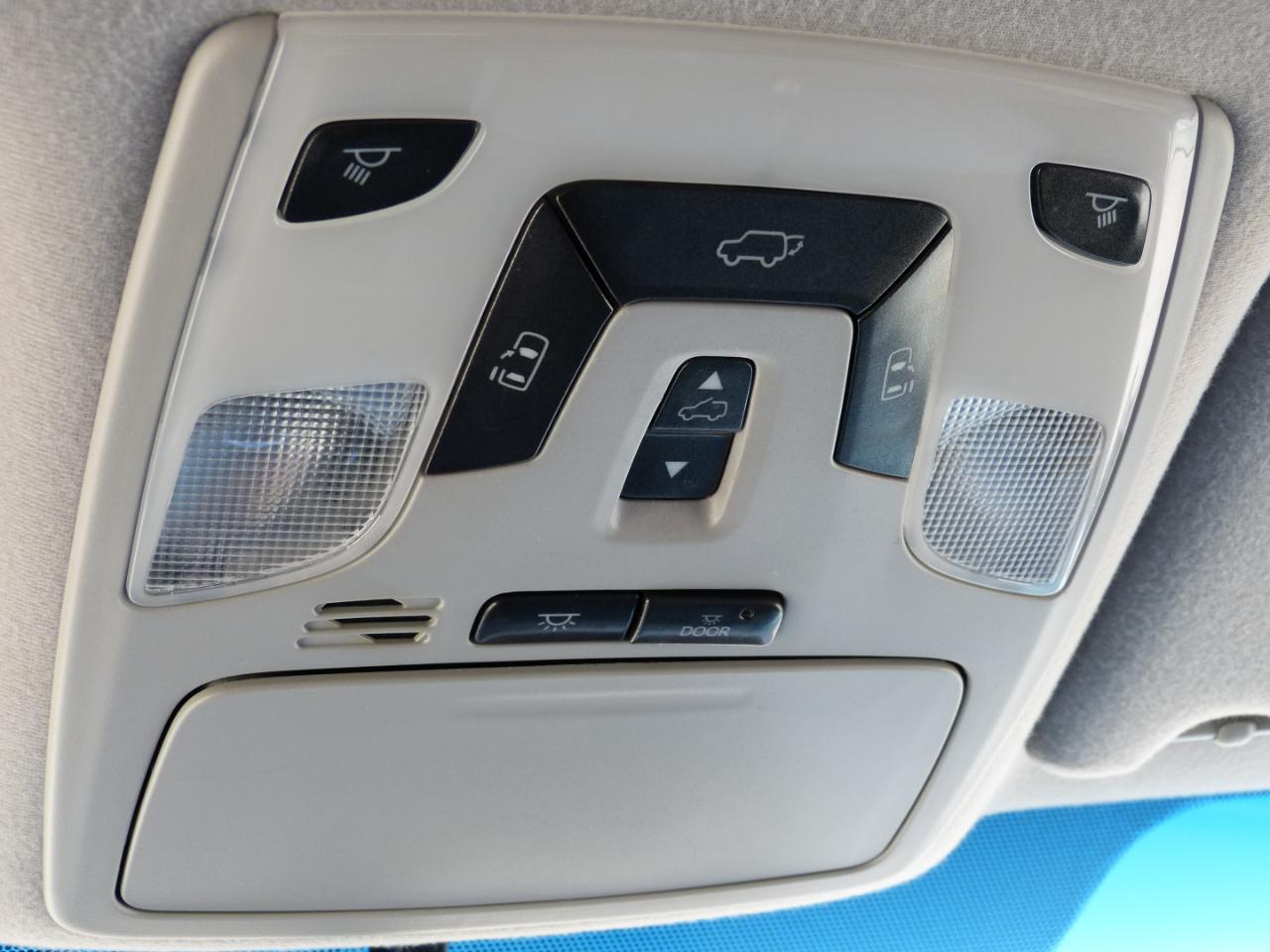 Toyota Sienna Limited 7-Pass V6 2011