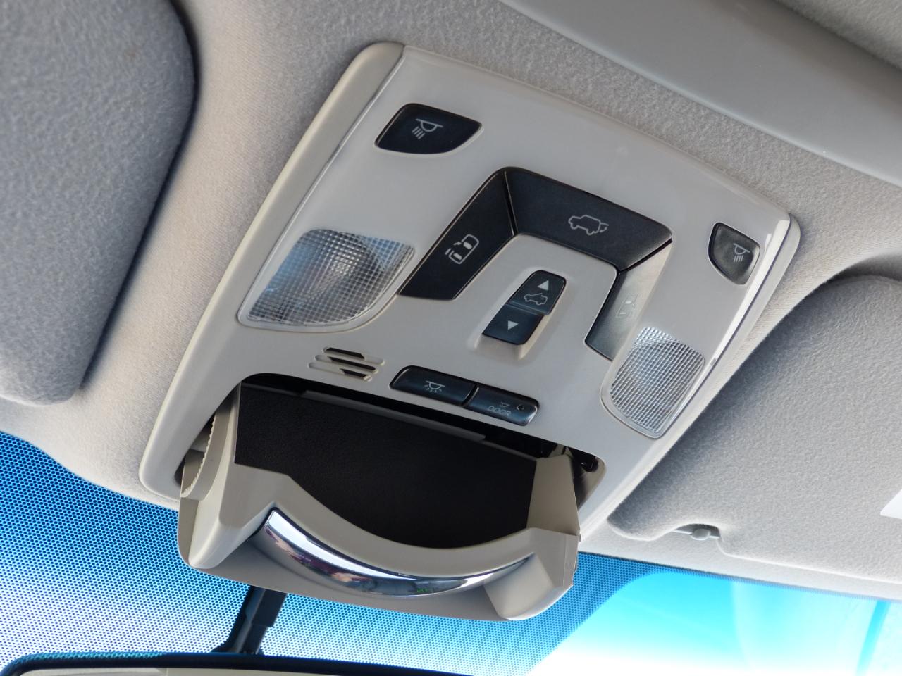 Toyota Sienna Limited 7-Pass V6 2011