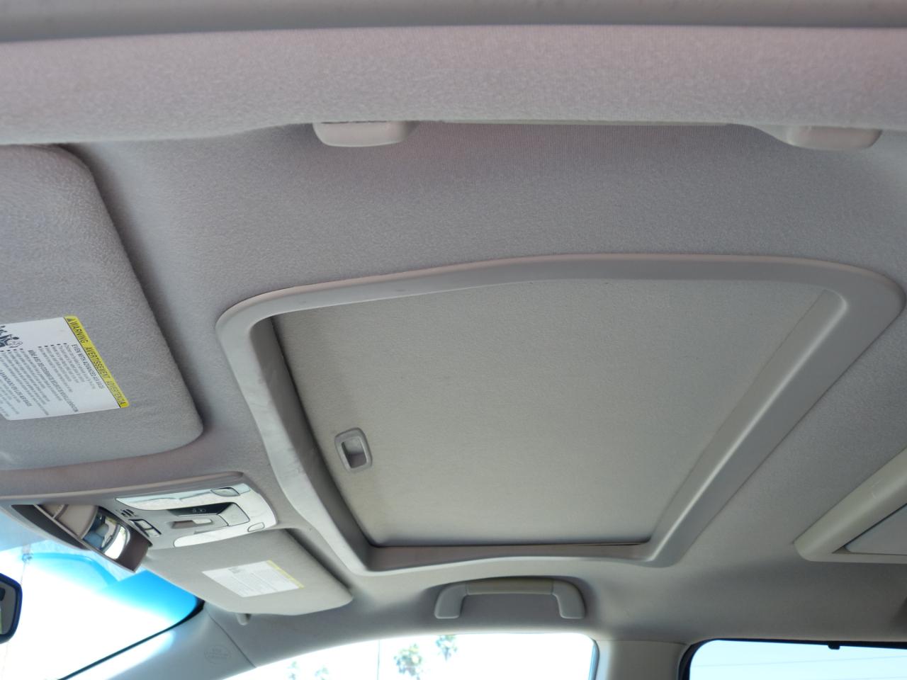 Toyota Sienna Limited 7-Pass V6 2011