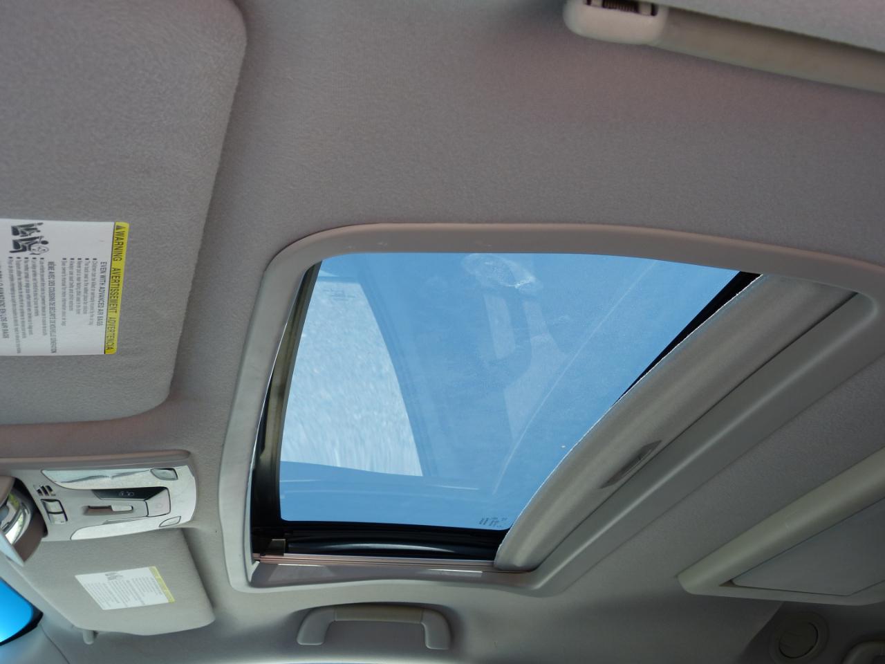 Toyota Sienna Limited 7-Pass V6 2011