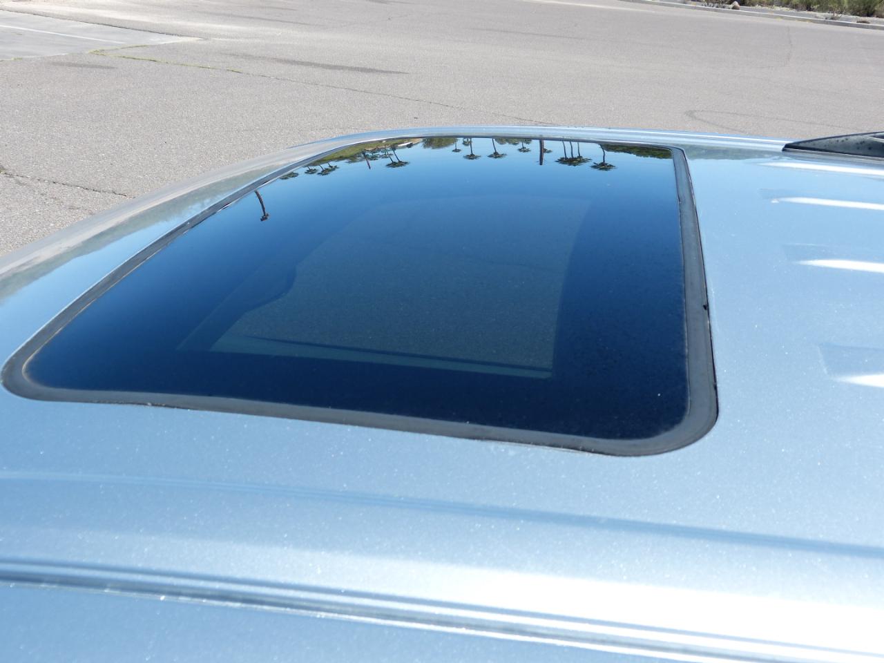 Toyota Sienna Limited 7-Pass V6 2011