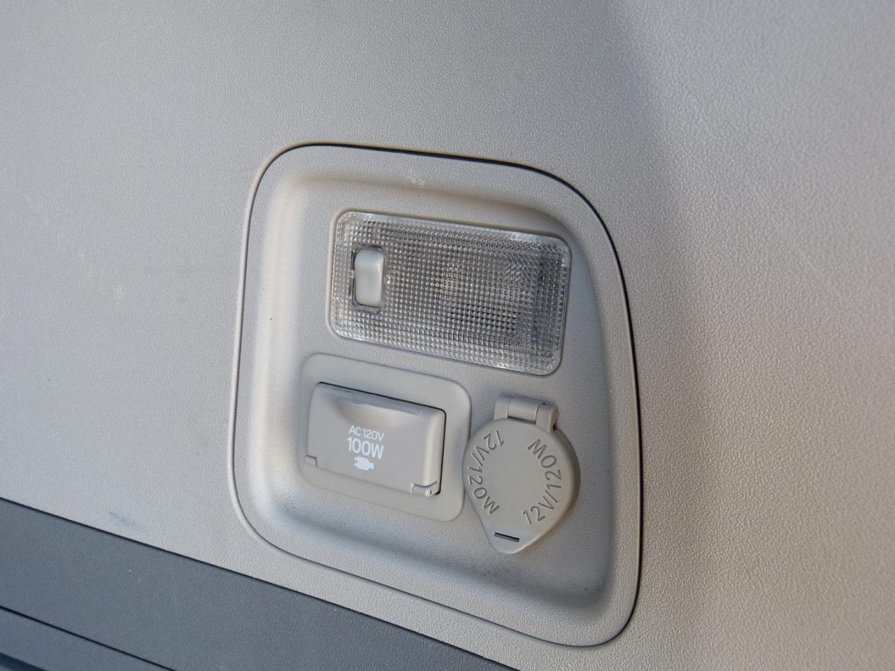 Toyota Sienna Limited 7-Pass V6 2011