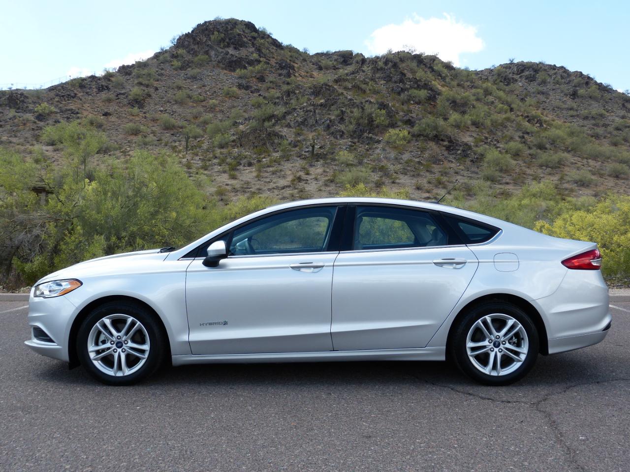 Ford Fusion Hybrid S 2018