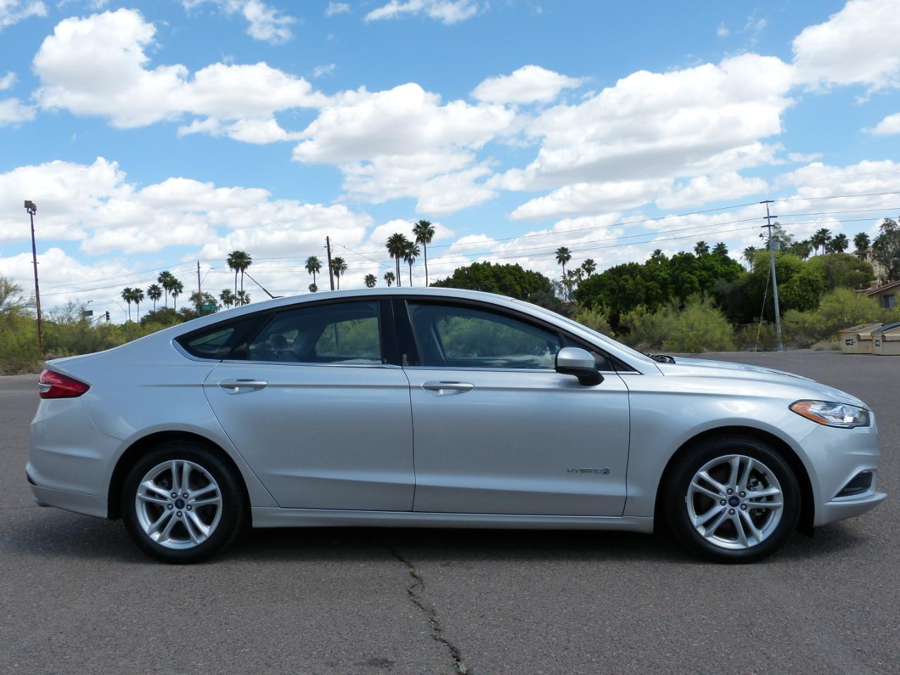 Ford Fusion Hybrid S 2018