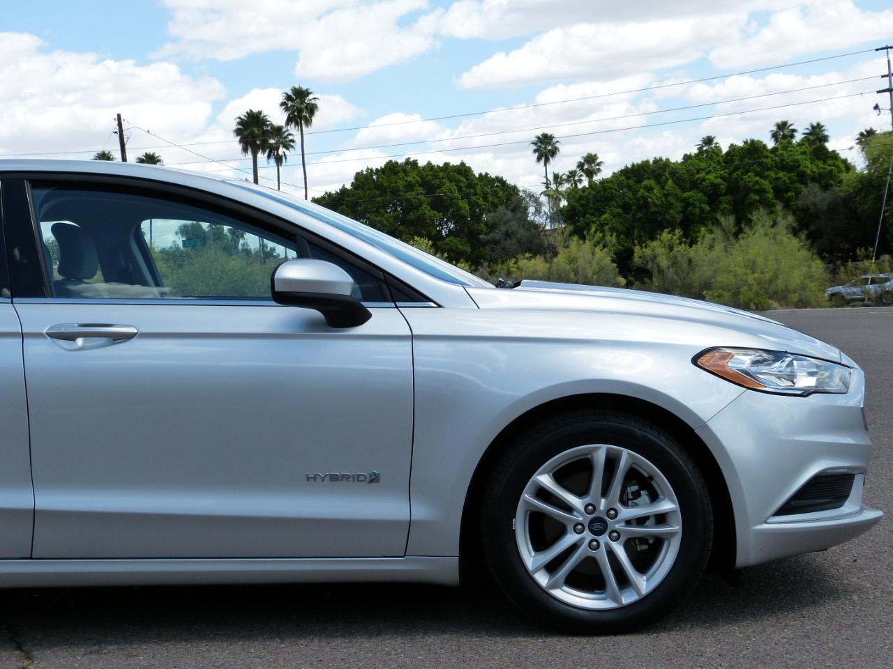 Ford Fusion Hybrid S 2018