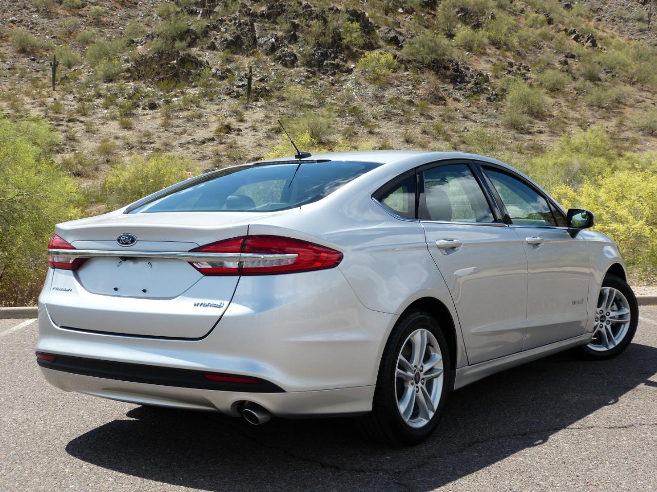 Ford Fusion Hybrid S 2018
