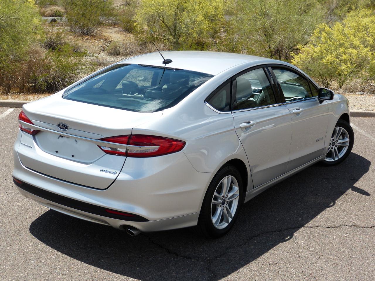 Ford Fusion Hybrid S 2018