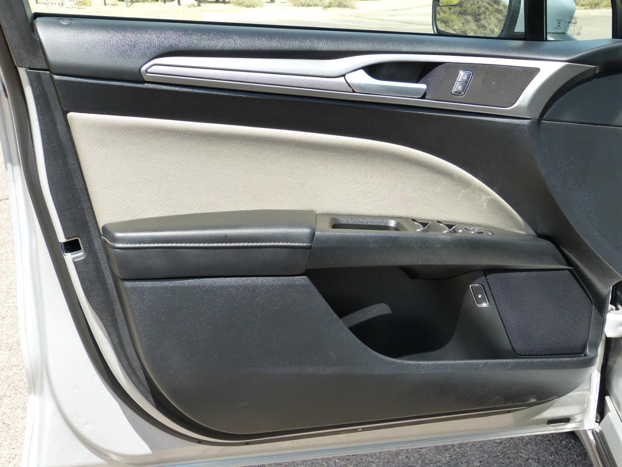 Ford Fusion Hybrid S 2018