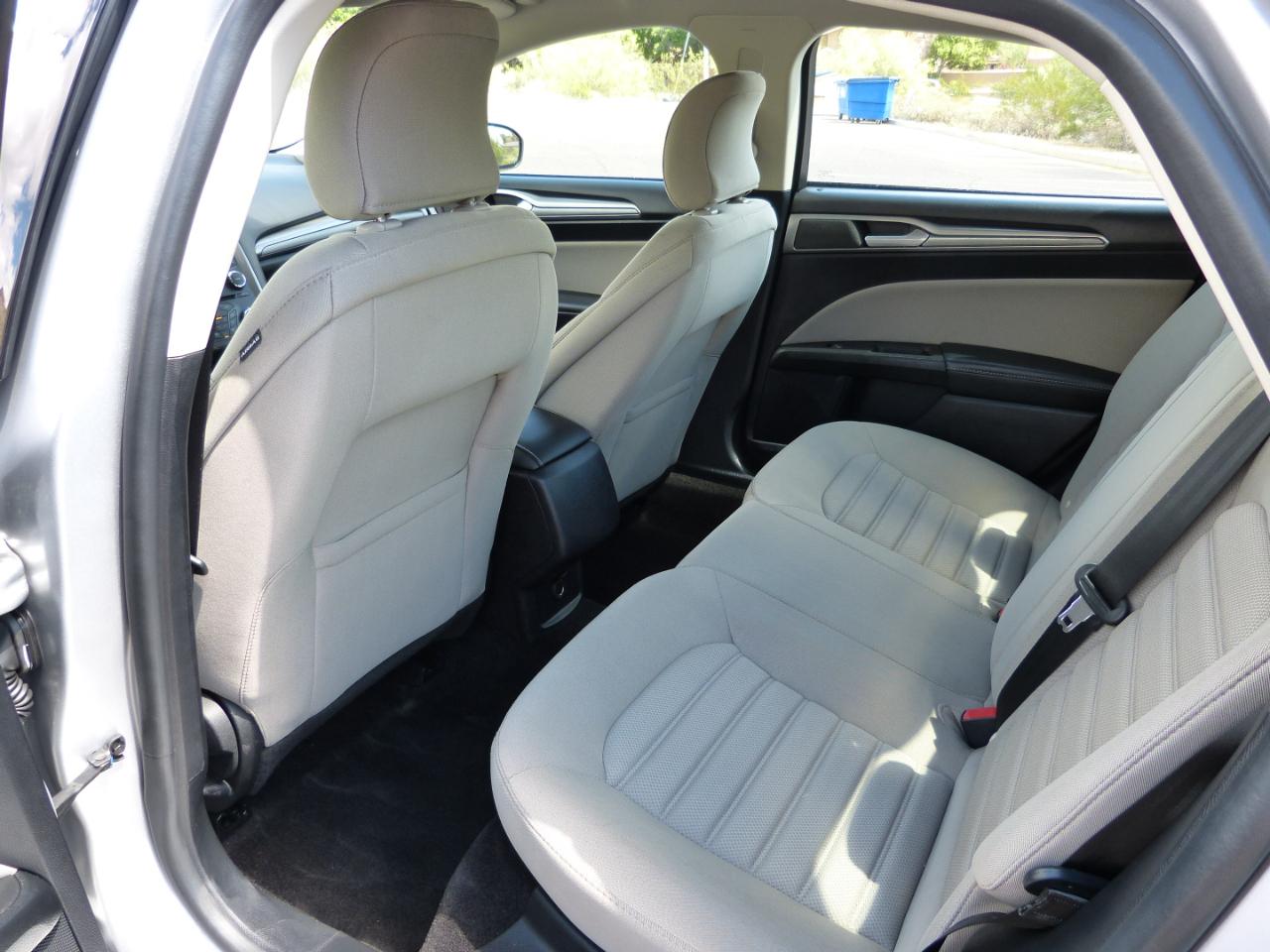 Ford Fusion Hybrid S 2018