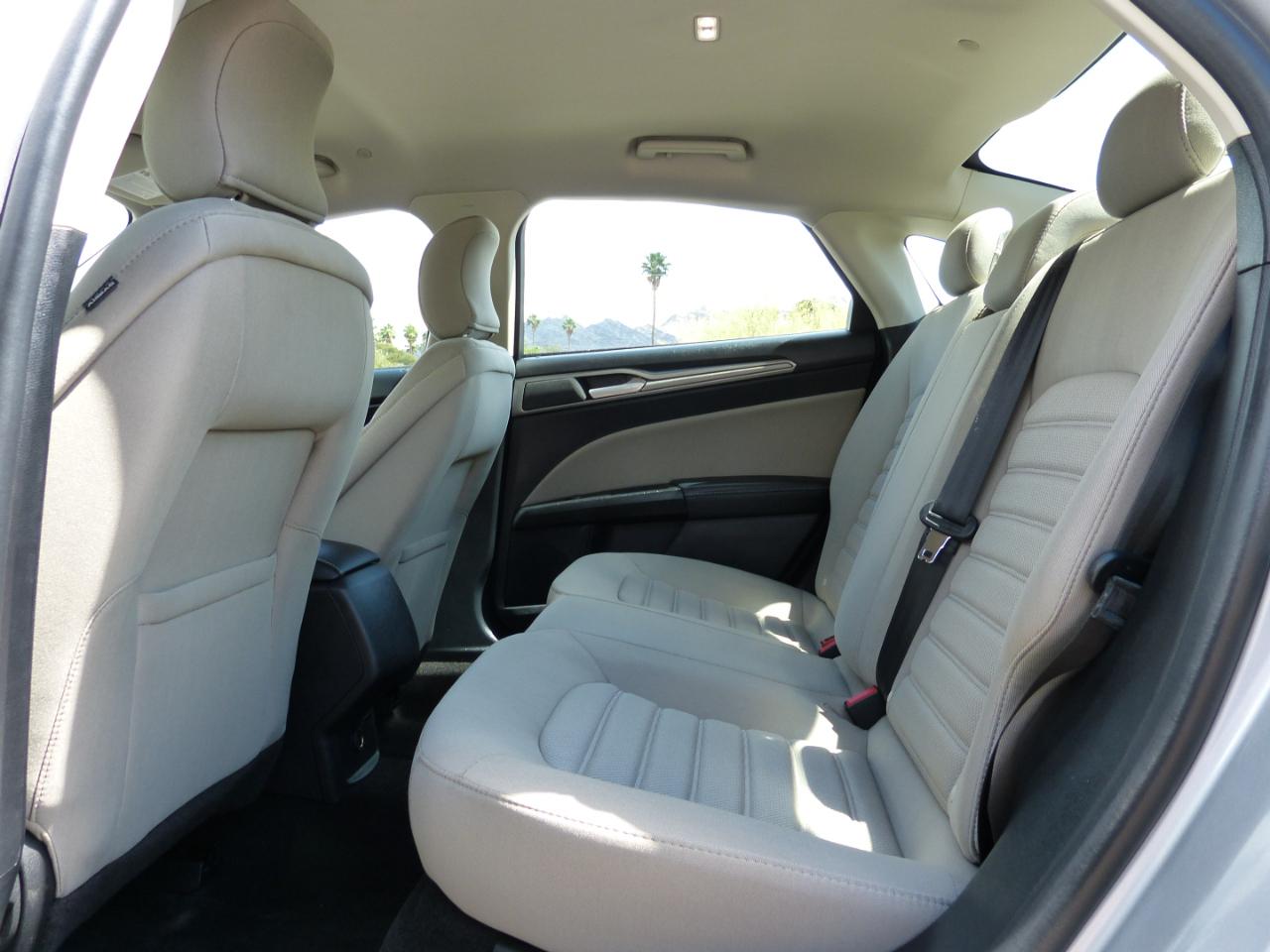 Ford Fusion Hybrid S 2018