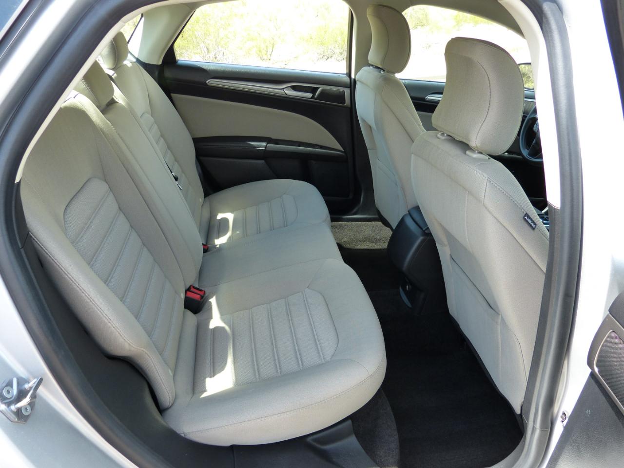 Ford Fusion Hybrid S 2018
