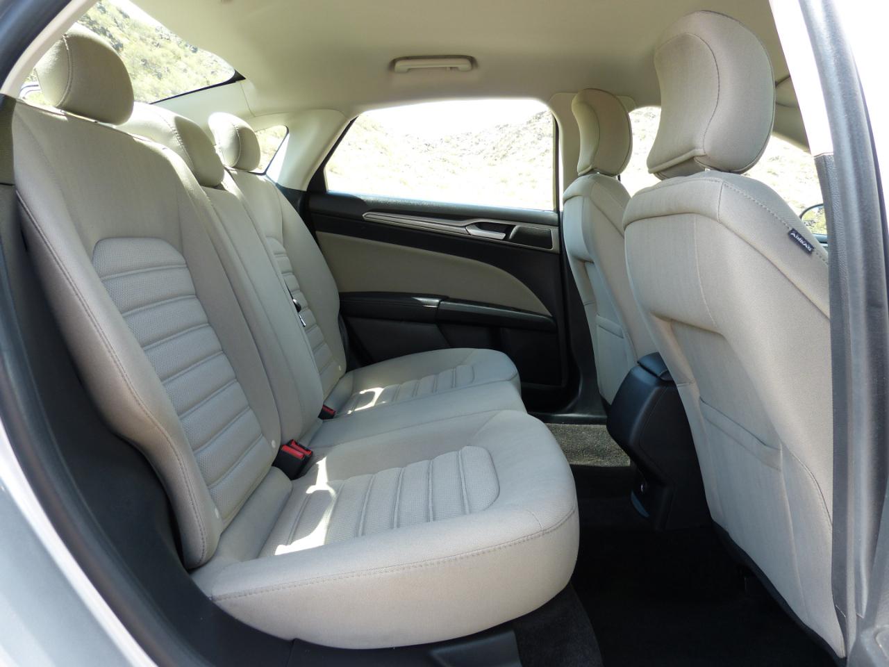 Ford Fusion Hybrid S 2018