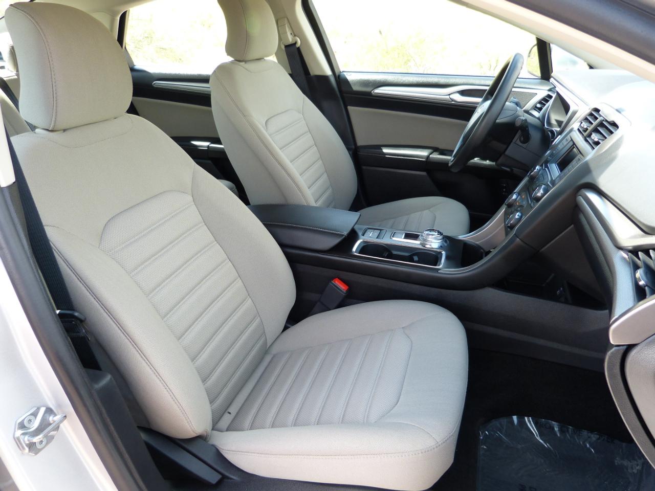 Ford Fusion Hybrid S 2018