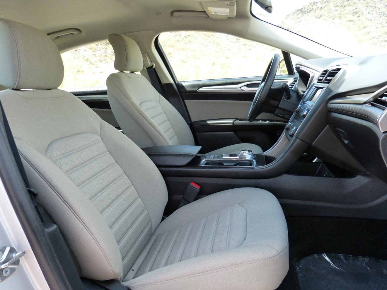 Ford Fusion Hybrid S 2018