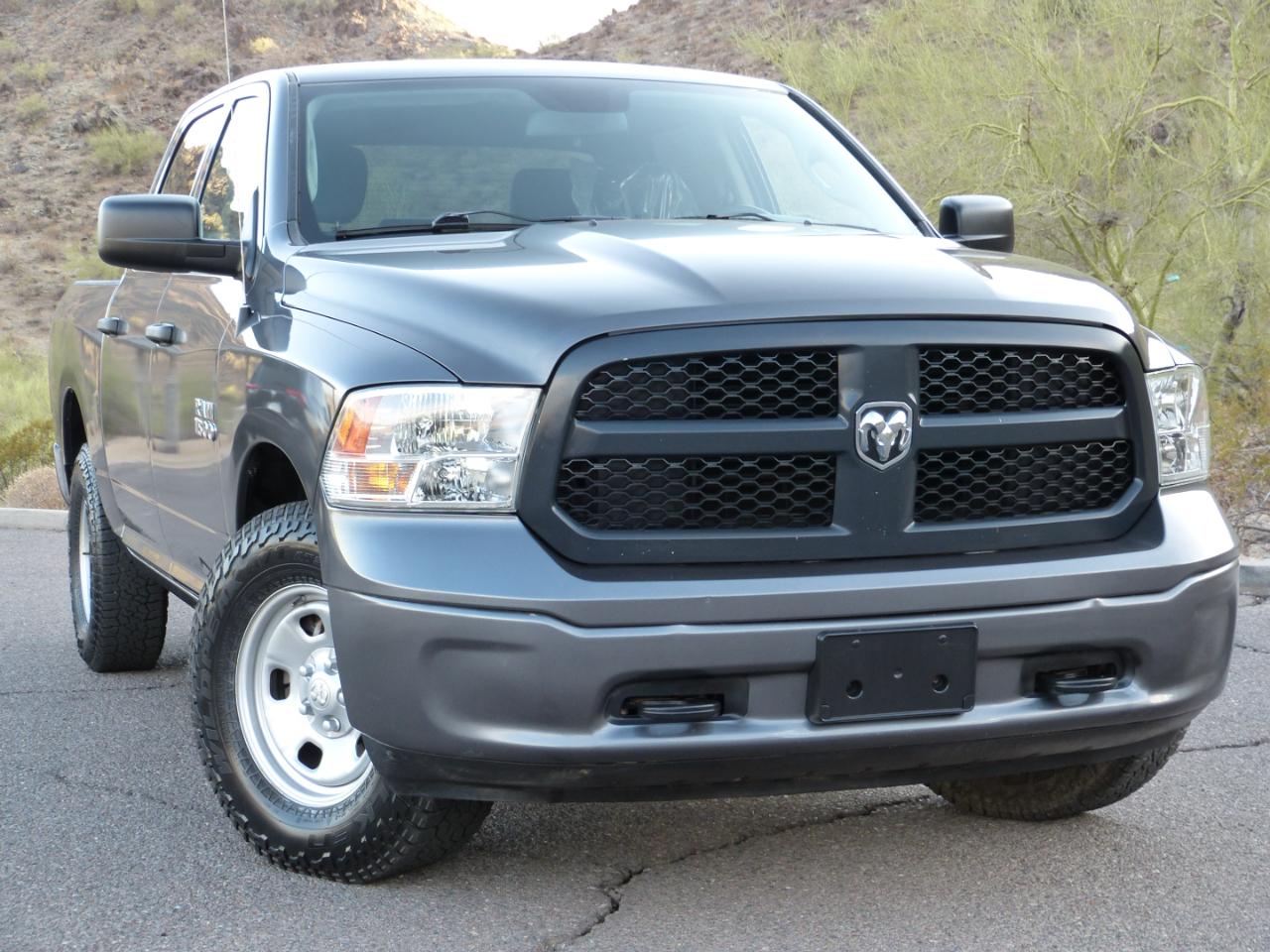 RAM 1500 Tradesman Crew Cab SWB 4WD 2016