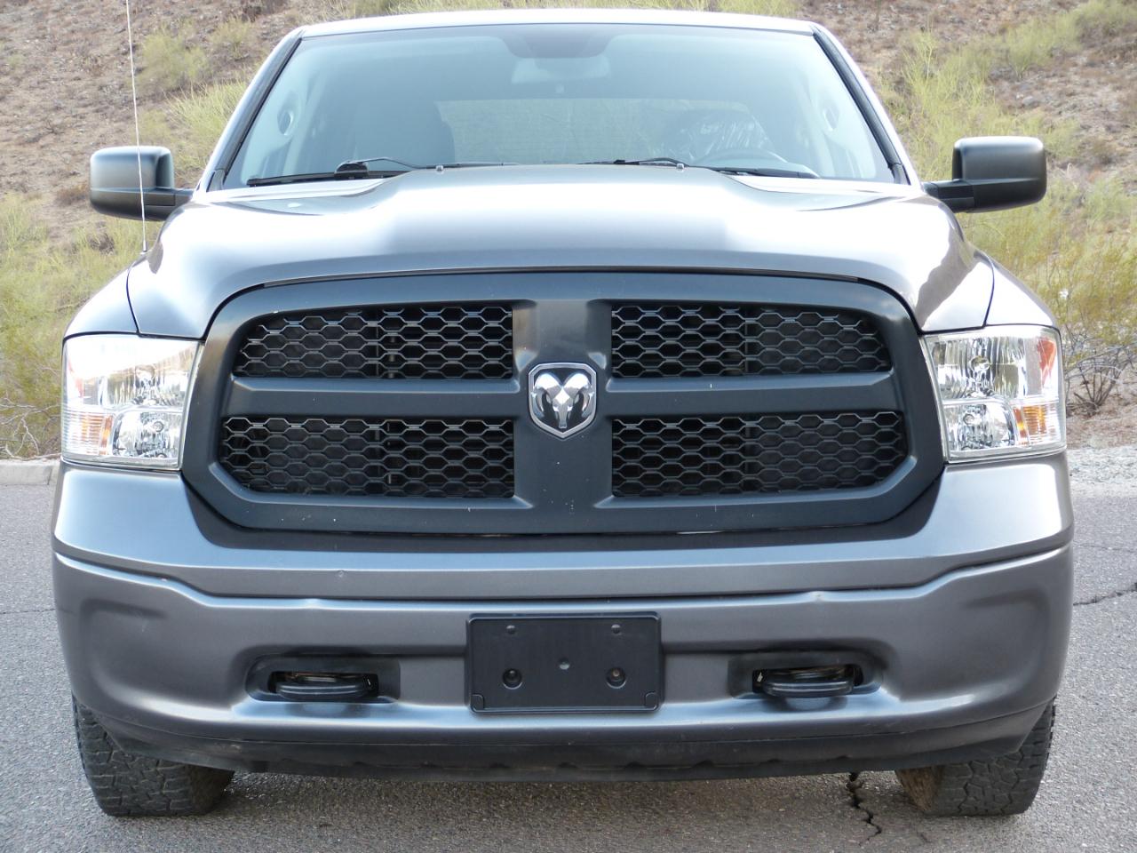 RAM 1500 Tradesman Crew Cab SWB 4WD 2016