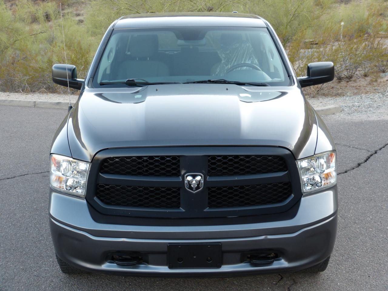 RAM 1500 Tradesman Crew Cab SWB 4WD 2016