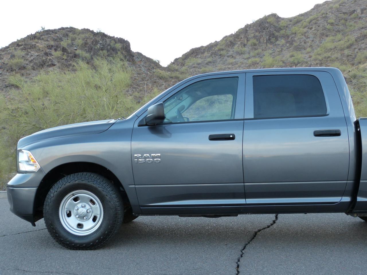 RAM 1500 Tradesman Crew Cab SWB 4WD 2016
