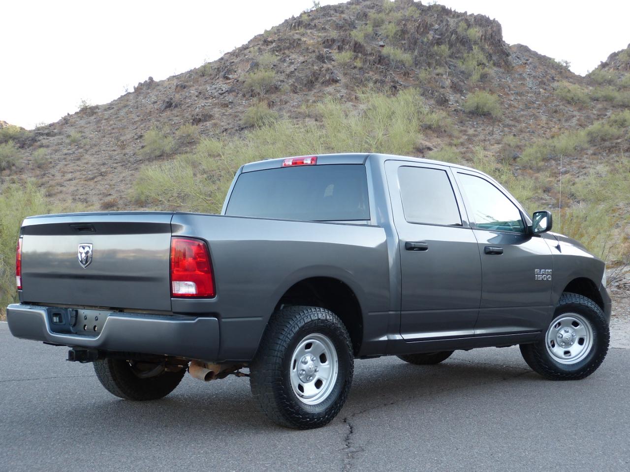 RAM 1500 Tradesman Crew Cab SWB 4WD 2016